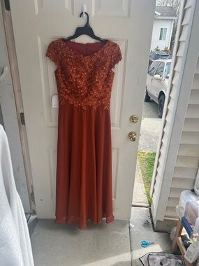 Elegant Rust Floral Lace A-Line Evening Dress